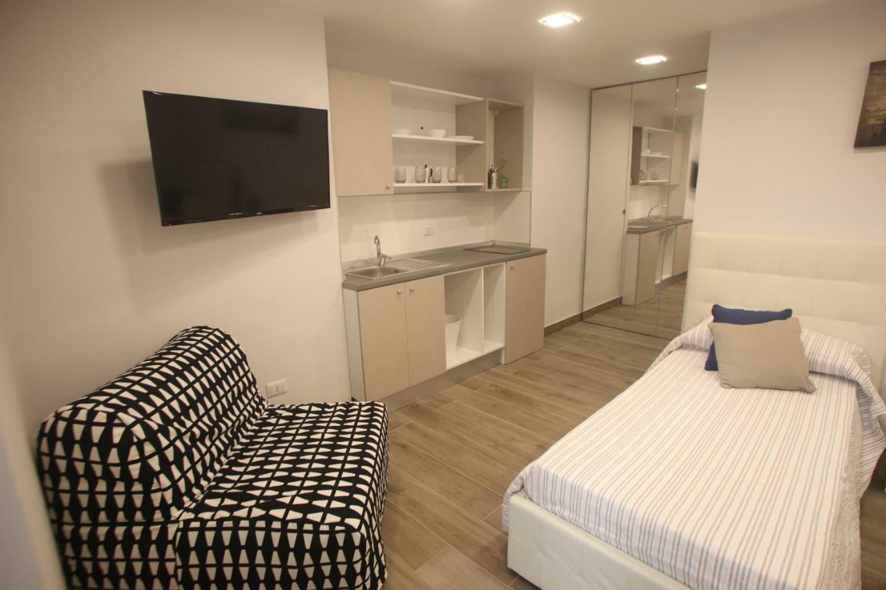 Garibaldi Station 2Punto0 Bed & Breakfast Napoli Bagian luar foto