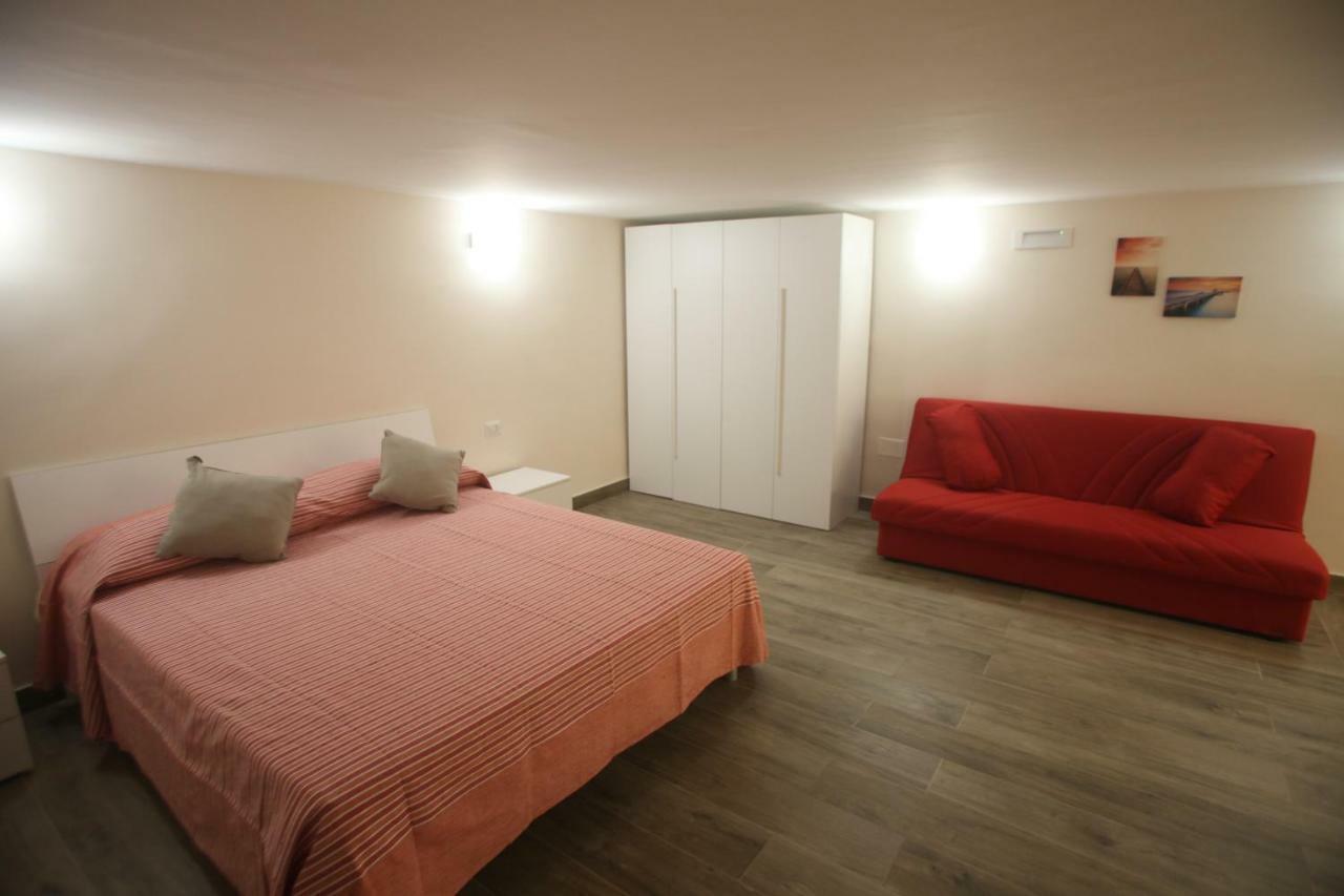 Garibaldi Station 2Punto0 Bed & Breakfast Napoli Bagian luar foto
