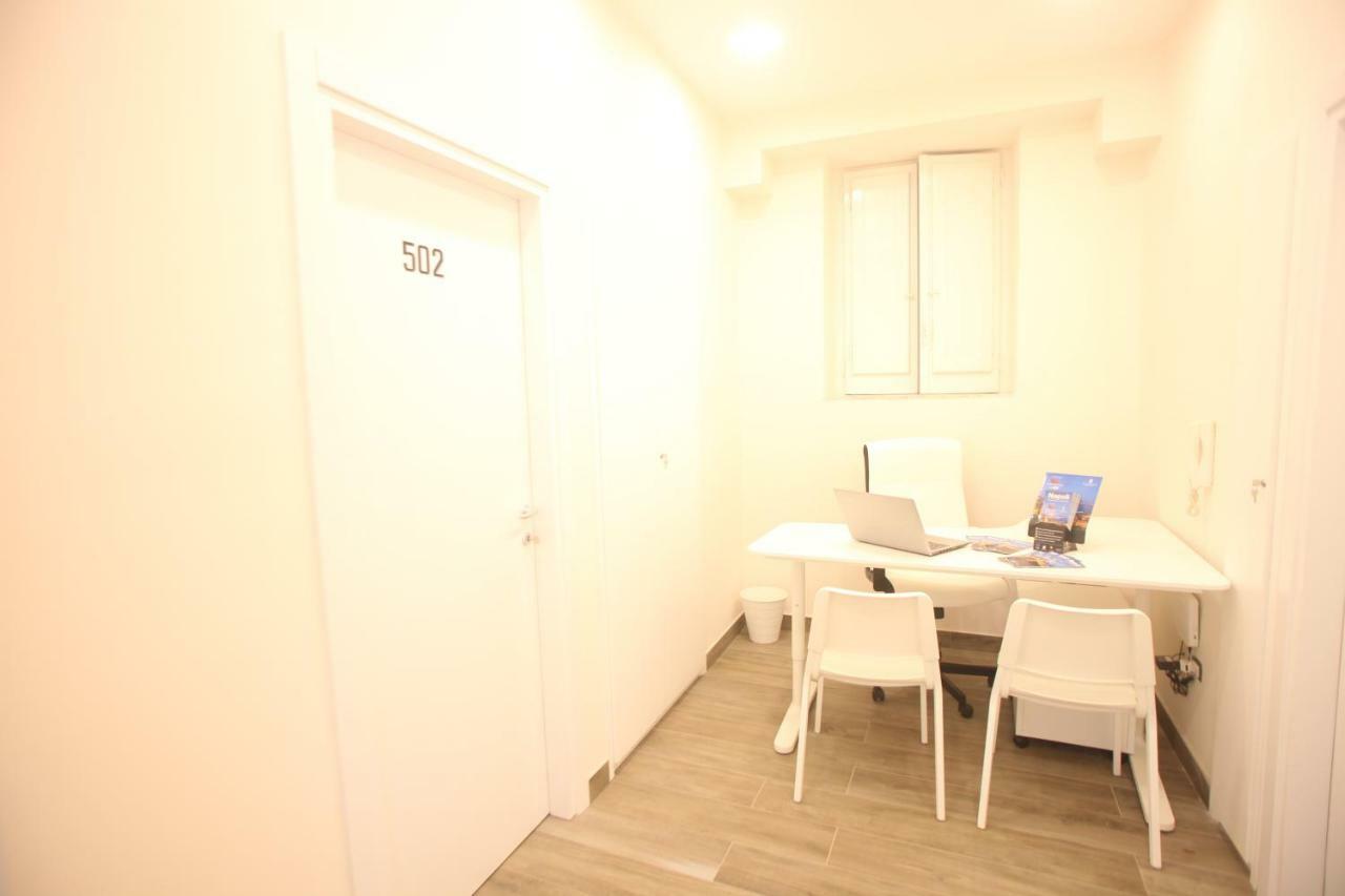 Garibaldi Station 2Punto0 Bed & Breakfast Napoli Bagian luar foto
