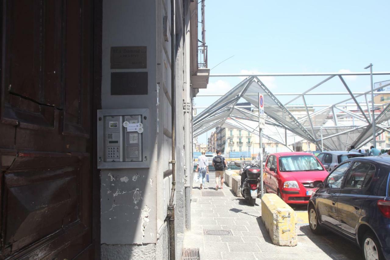Garibaldi Station 2Punto0 Bed & Breakfast Napoli Bagian luar foto