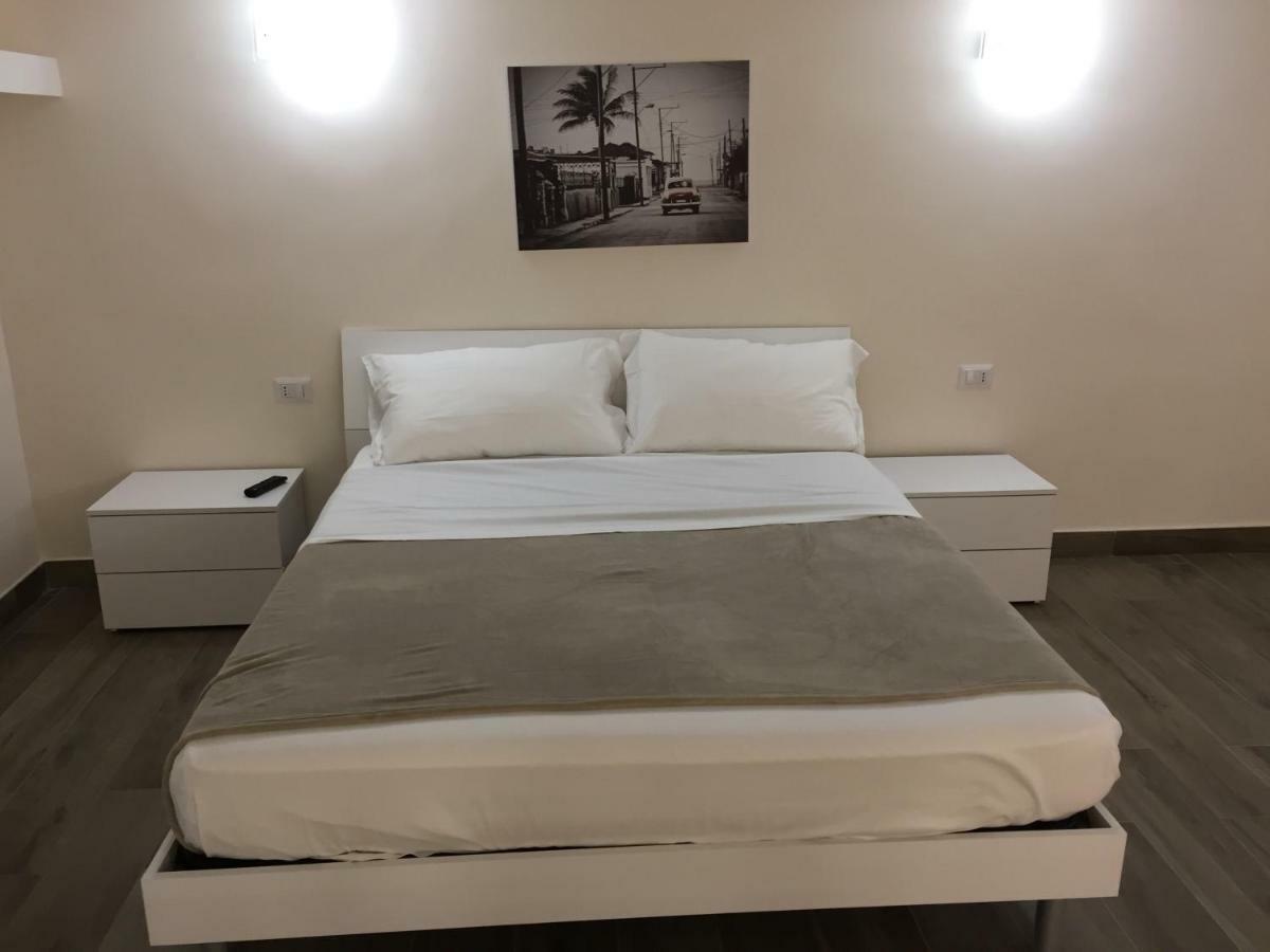 Garibaldi Station 2Punto0 Bed & Breakfast Napoli Bagian luar foto