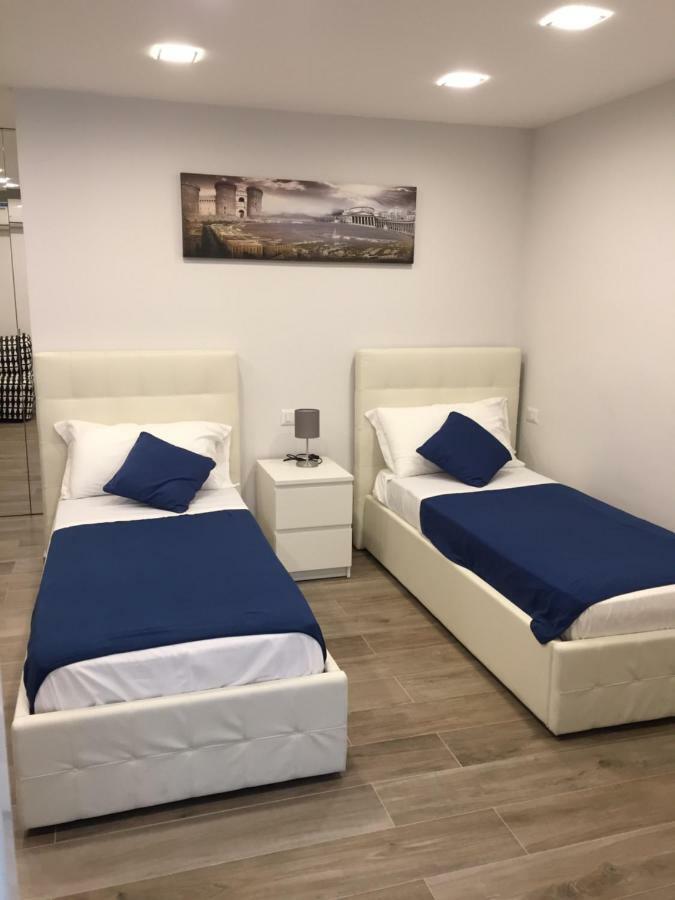 Garibaldi Station 2Punto0 Bed & Breakfast Napoli Bagian luar foto