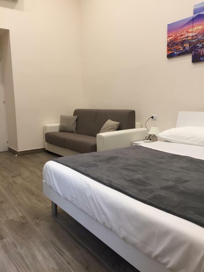 Garibaldi Station 2Punto0 Bed & Breakfast Napoli Bagian luar foto