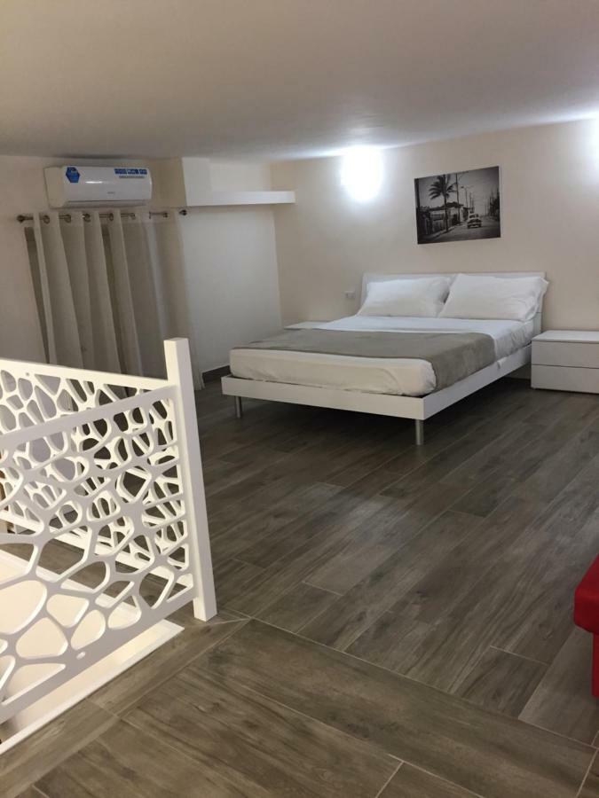 Garibaldi Station 2Punto0 Bed & Breakfast Napoli Bagian luar foto